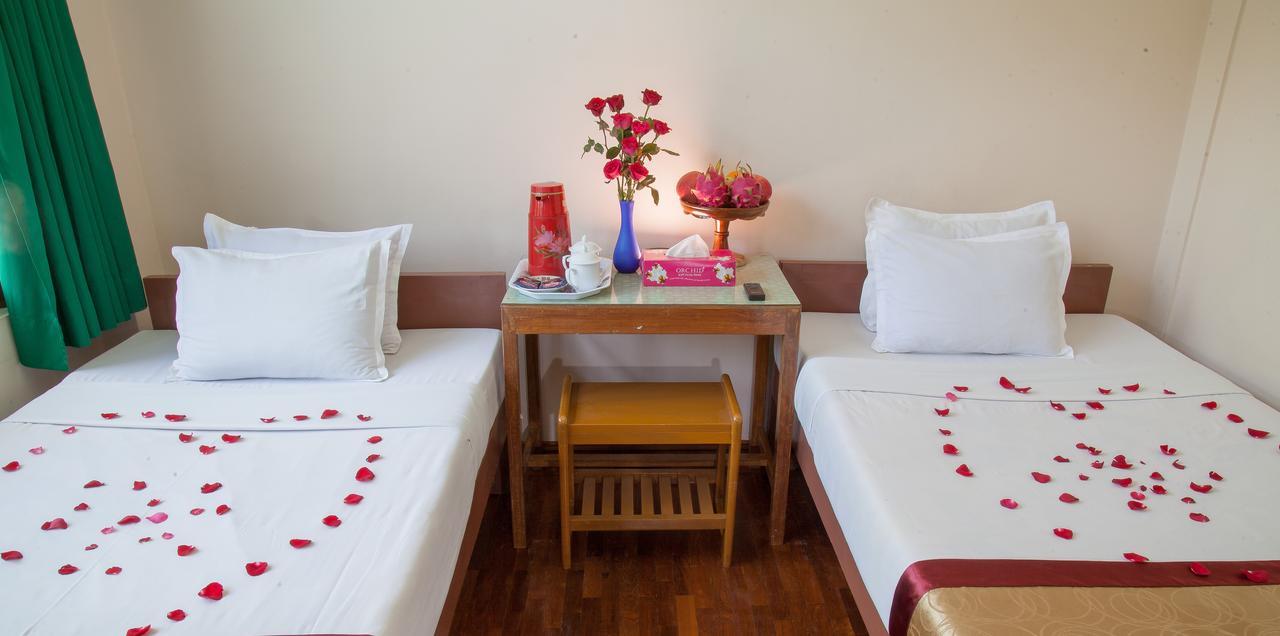 Mother Land Inn 2 Yangon Exterior photo